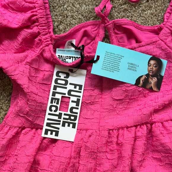 New Women Blouse. Size XXS; But looks regular small size. - Picture 4 of 4